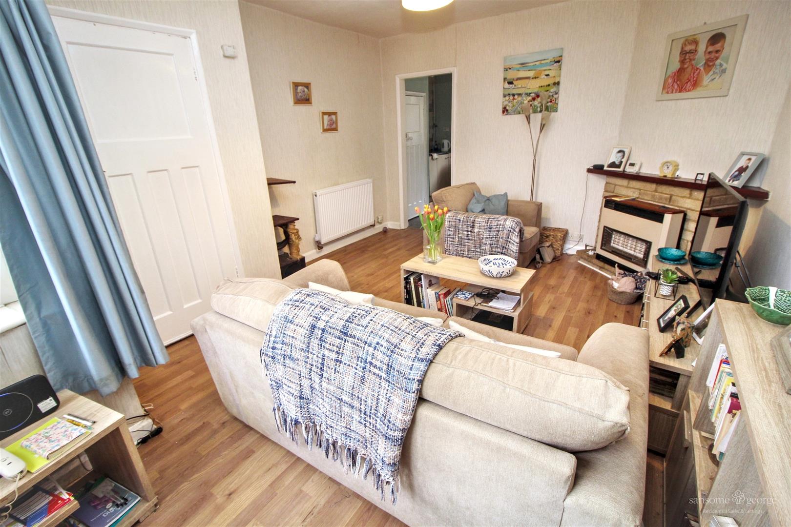 3 bed property in Thirlmere Avenue, Reading
